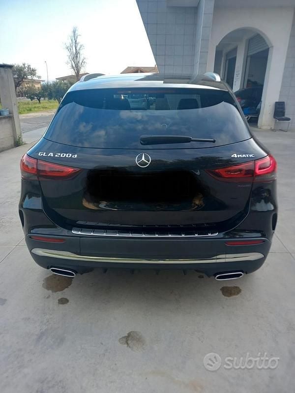 Usata Mercedes GLA200 Premium 150 CV (110 kW) 2022 Nero SUV