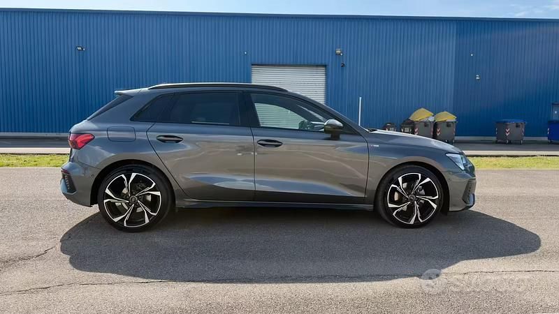 Usata Audi A3 S-Line 116 CV (85 kW) 2023 Grigio Berlina