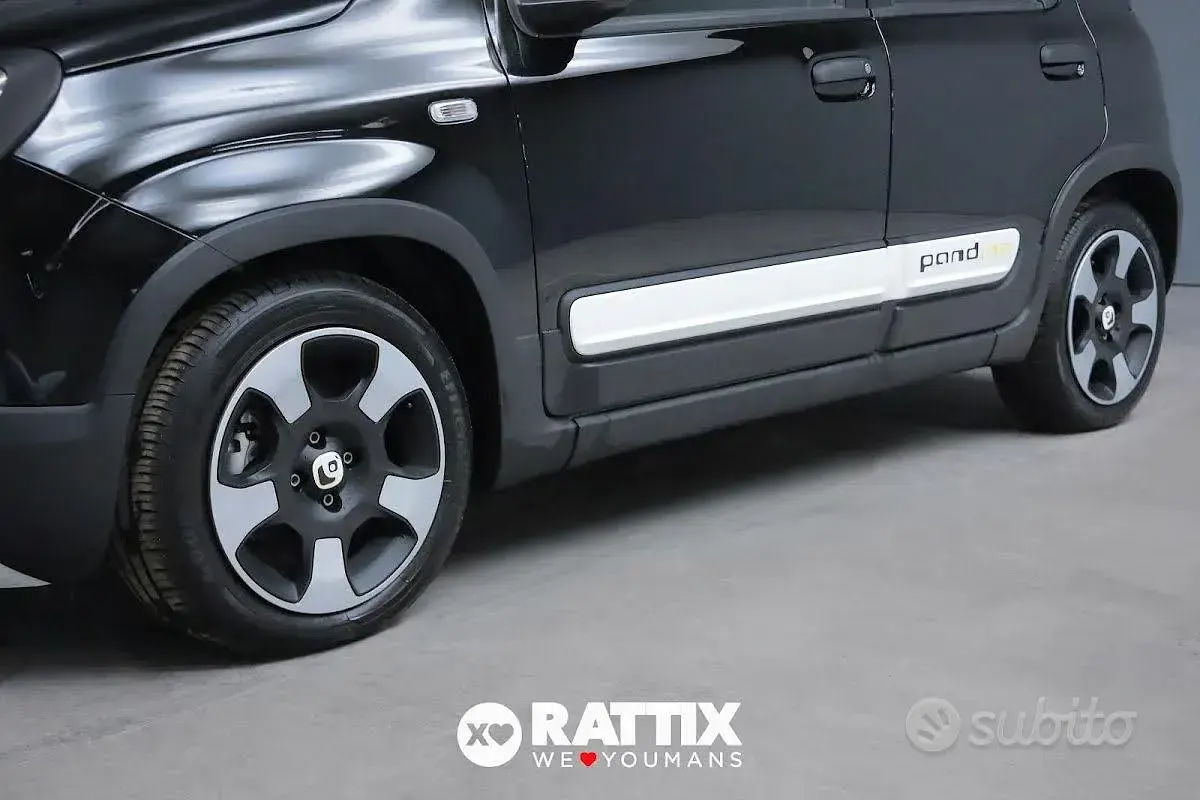 Usata Fiat Panda Cross Cross 69 CV (50 kW) 2025 Nero Utilitaria