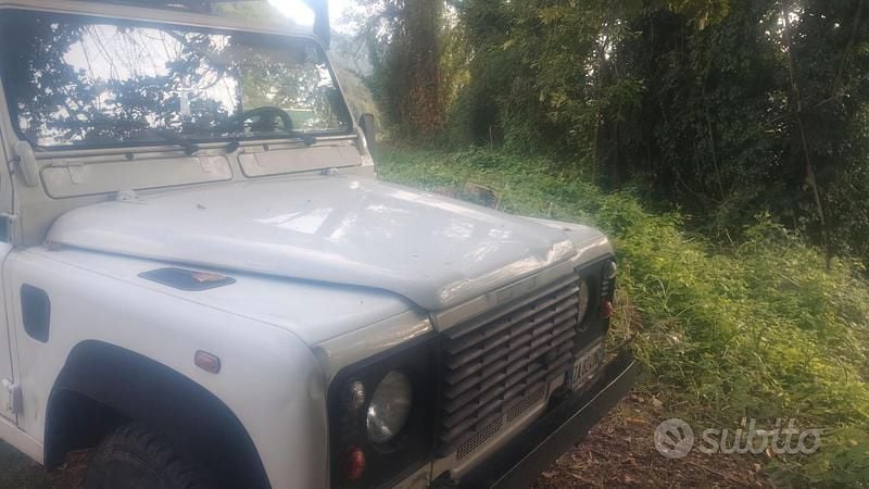 Usado Land Rover Defender 122 HP (89 kW) 2001 Cinzento Cabrios