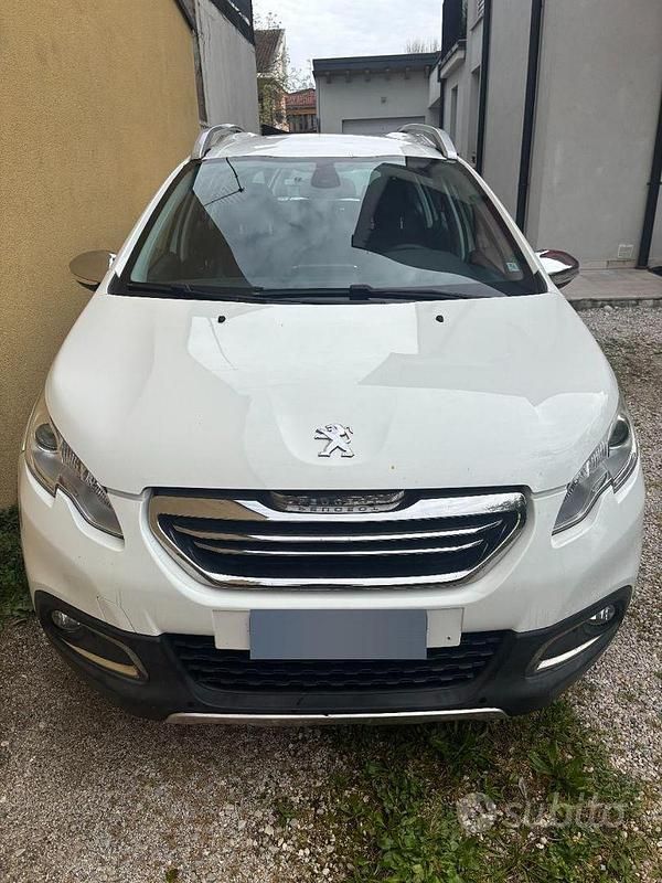 Usata Peugeot 2008 Allure 92 CV (67 kW) 2014 Bianco SUV