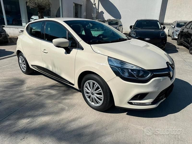 Usata Renault Clio IV Zen 75 CV (55 kW) 2017 Beige Berlina