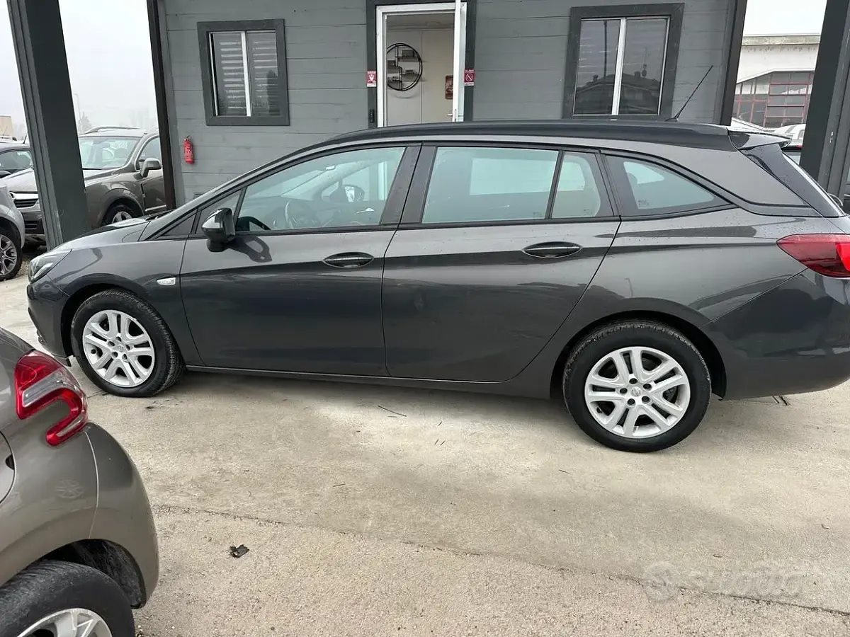Usata Opel Astra 136 CV (100 kW) 2016 Grigio Station wagon