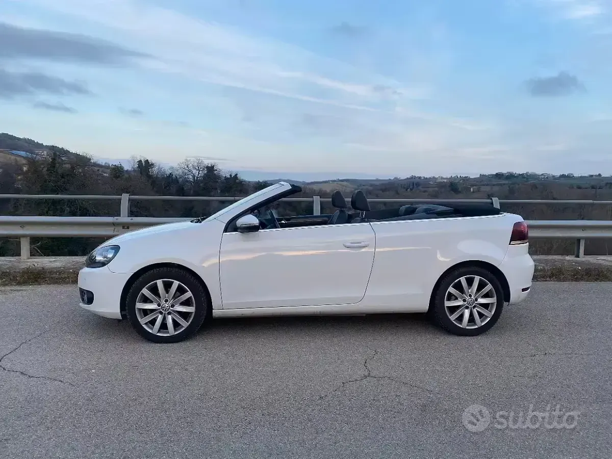 Usata VW Golf Cabriolet 105 CV (77 kW) 2011 Bianco Cabrio