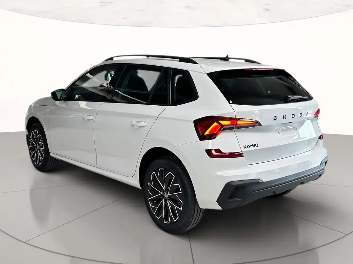 Nuova Skoda Kamiq 116 CV (85 kW) 2026 Bianco luna metallizzato SUV