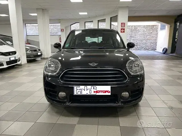 Usata Mini One Countryman Business 102 CV (75 kW) 2019 Nero SUV