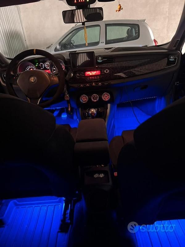 Usata Alfa Romeo Giulietta 105 CV (77 kW) 2012 Blu Utilitaria
