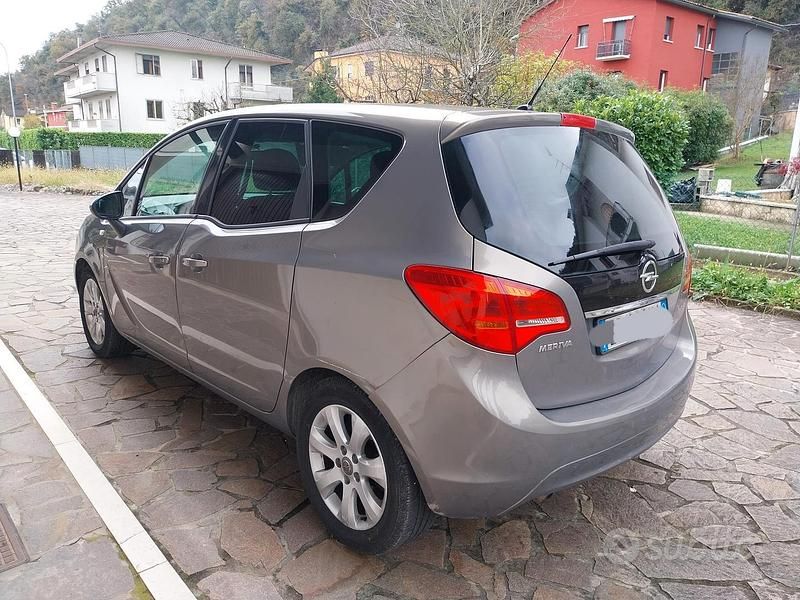Usata Opel Meriva 120 CV (88 kW) 2013 Grigio Monovolume