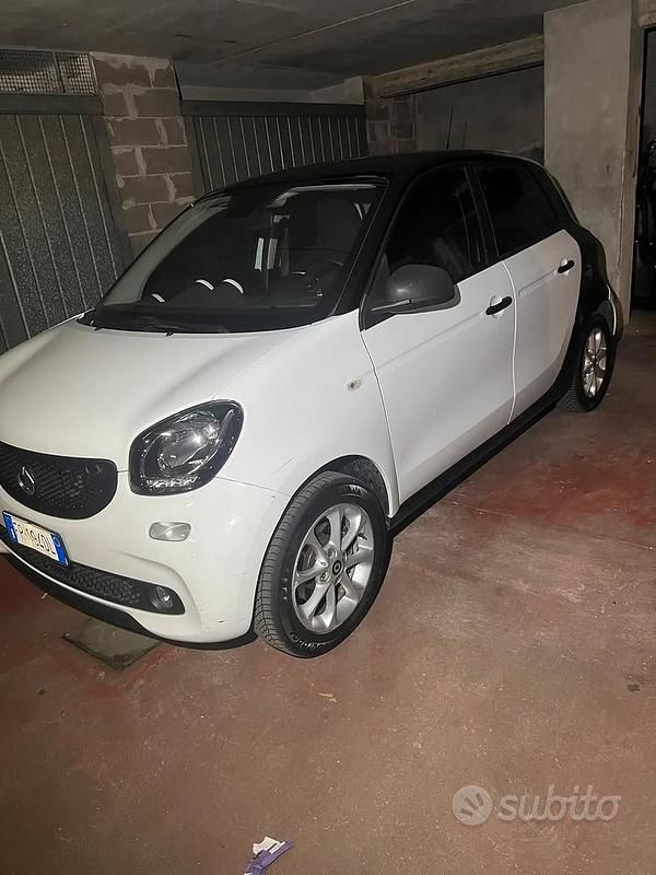 Usata Smart ForFour 71 CV (52 kW) 2016 Bianco Utilitaria
