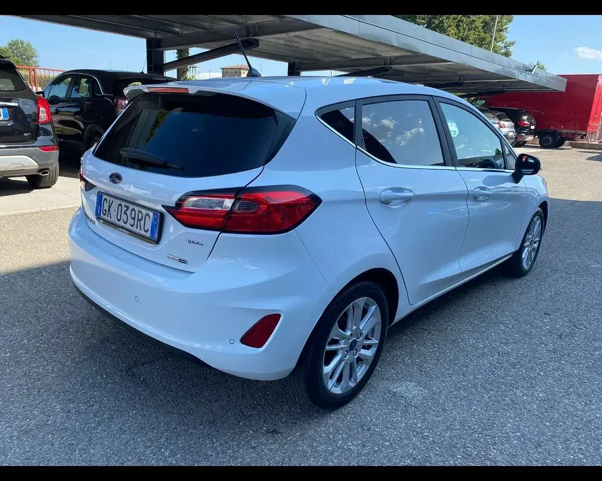 Usata Ford Fiesta Titanium 125 CV (91 kW) 2022 Grigio Utilitaria