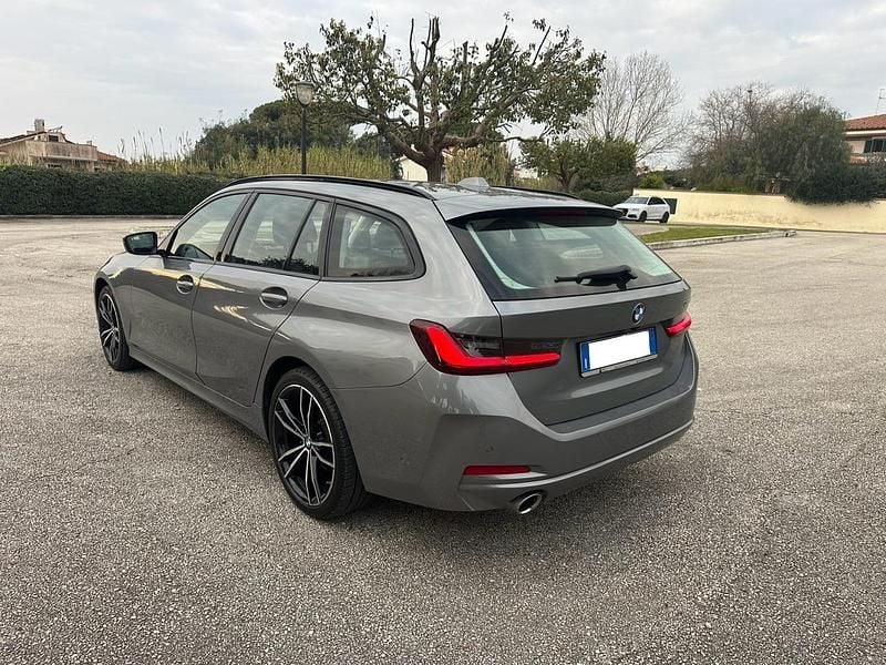 Usata BMW 318 149 CV (109 kW) 2022 Grigio Station wagon