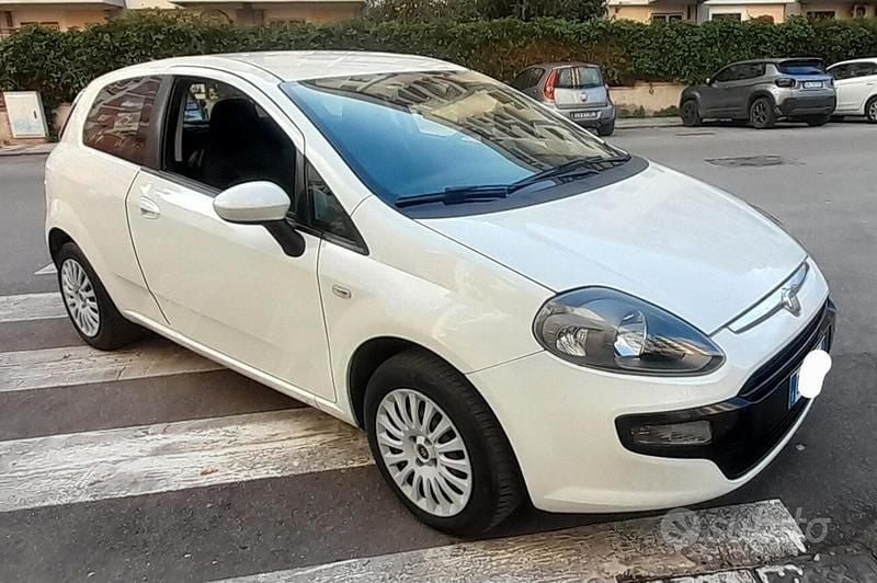 Usata Fiat Punto Evo S 69 CV (50 kW) 2011 Bianco Utilitaria