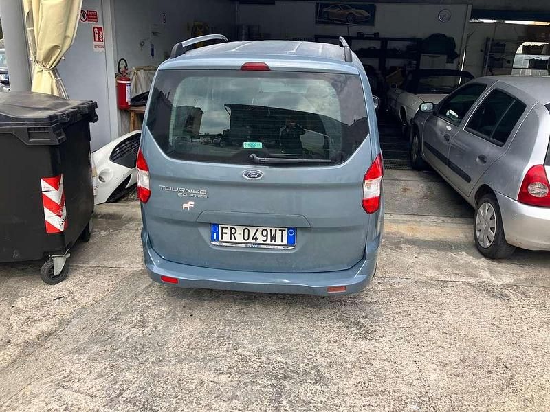 Usata Ford Tourneo Courier 101 CV (74 kW) 2017 Blu/azzurro Monovolume