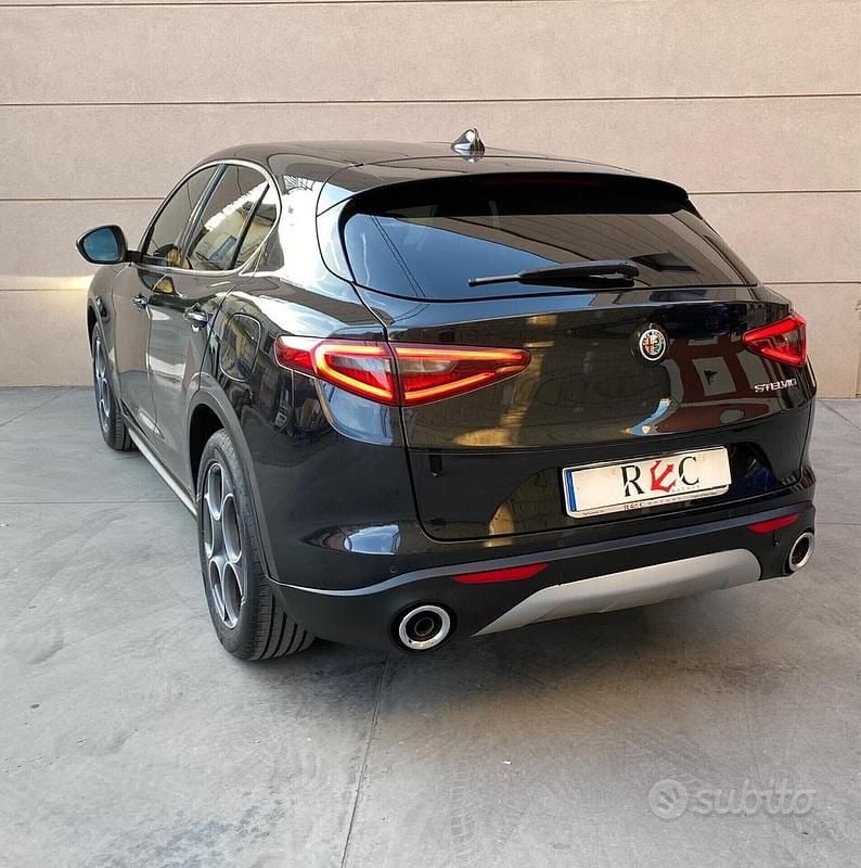 Usata Alfa Romeo Stelvio 179 CV (131 kW) 2018 Nero SUV