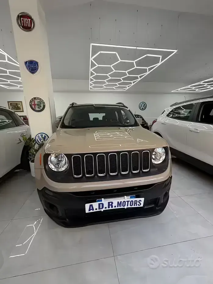 Usata Jeep Renegade Limited 120 CV (88 kW) 2015 Beige SUV