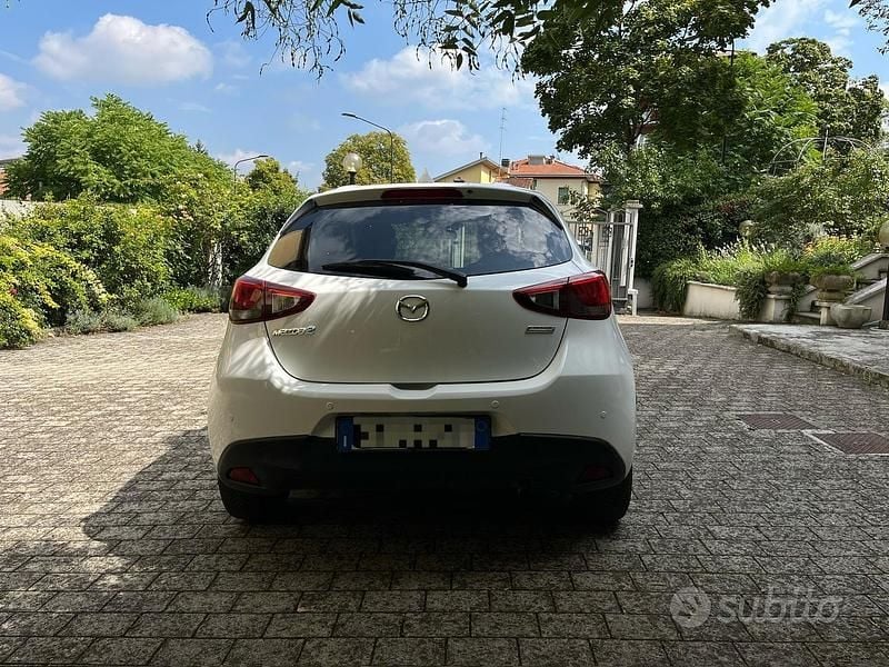 Usata Mazda 2 Evolve 75 CV (55 kW) 2020 Bianco Berlina