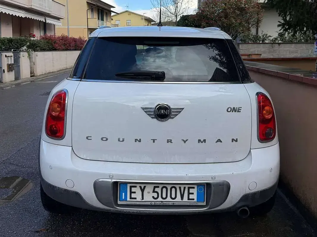 Usata Mini One Countryman 98 CV (72 kW) 2015 Bianco SUV