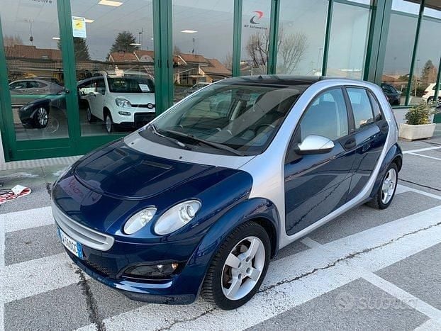 Usata Smart ForFour Passion 95 CV (69 kW) 2005 Blu Utilitaria