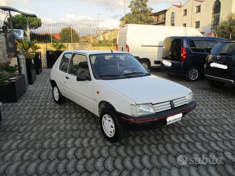Usata Peugeot 205 44 CV (32 kW) 1991 Bianco Utilitaria