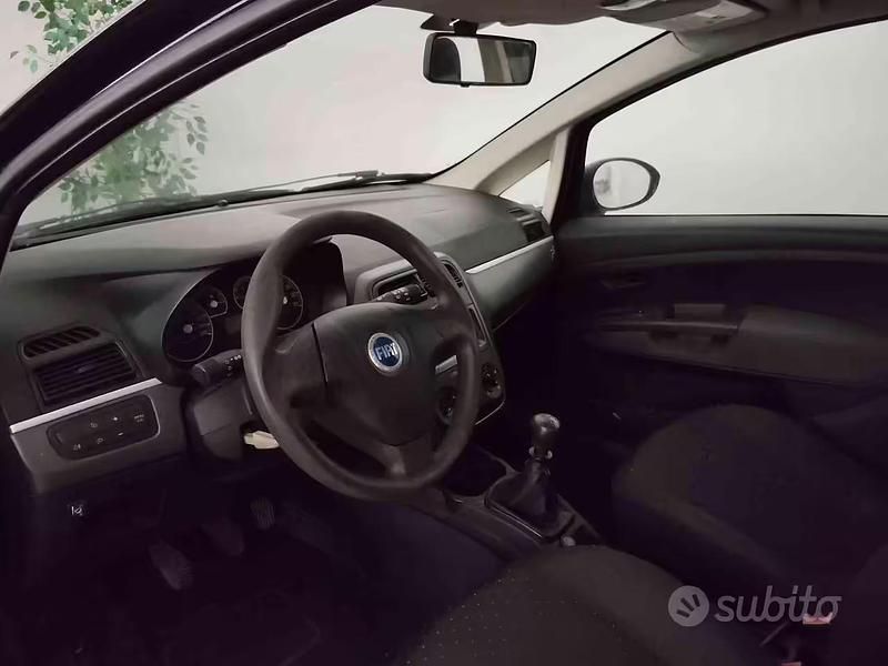 Usata Fiat Grande Punto Active 65 CV (47 kW) 2009 Nero Utilitaria