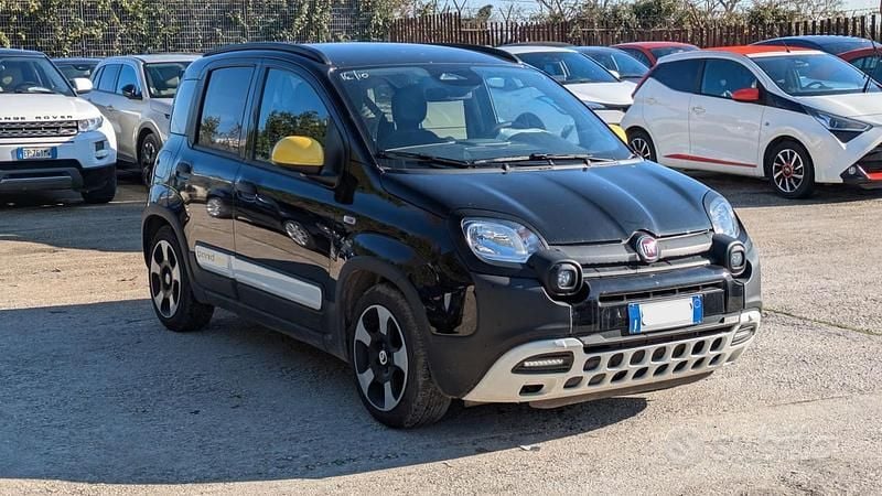 Usata Fiat Panda Cross Cross 70 CV (51 kW) 2025 Nero Utilitaria