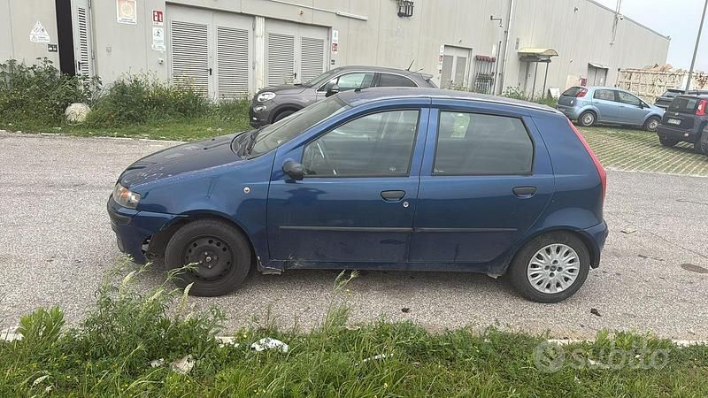 Usata Fiat Punto 2001 Blu Utilitaria