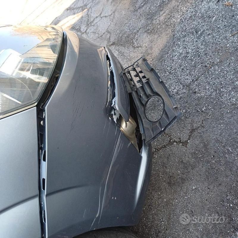 Usata Opel Zafira 2006 Grigio Monovolume