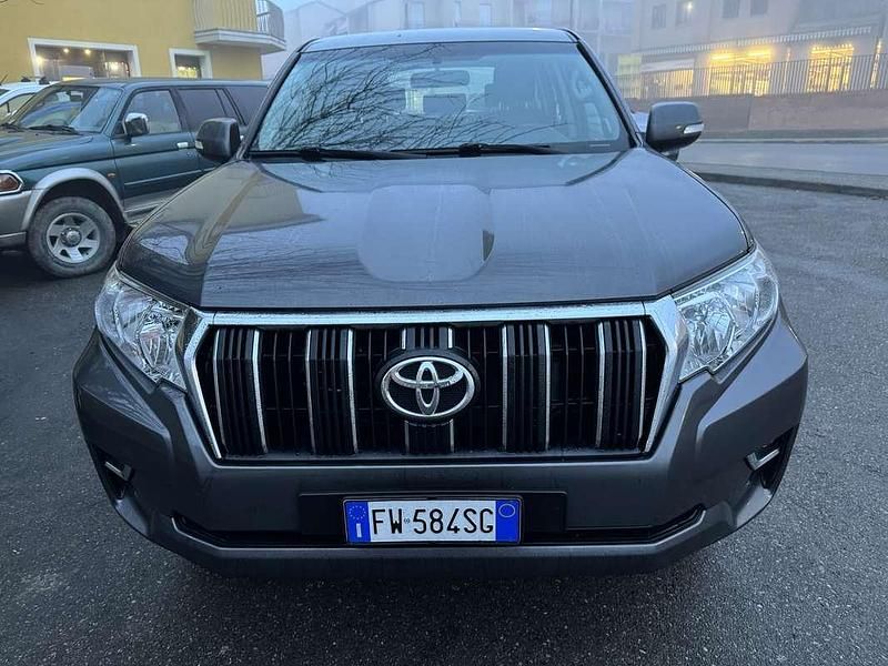 Usata Toyota Land Cruiser 177 CV (130 kW) 2019 Grigio SUV