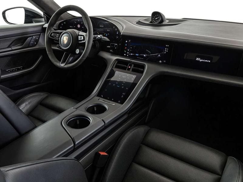 Usata Porsche Taycan Sport Turismo 300 kW (408 CV) 2022 Nero Berlina