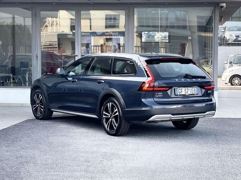 Usata Volvo V90 CC 250 CV (183 kW) 2021 Blu Station wagon