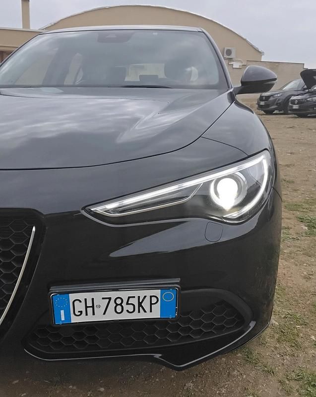Usata Alfa Romeo Stelvio Executive 190 CV (139 kW) 2021 Nero SUV