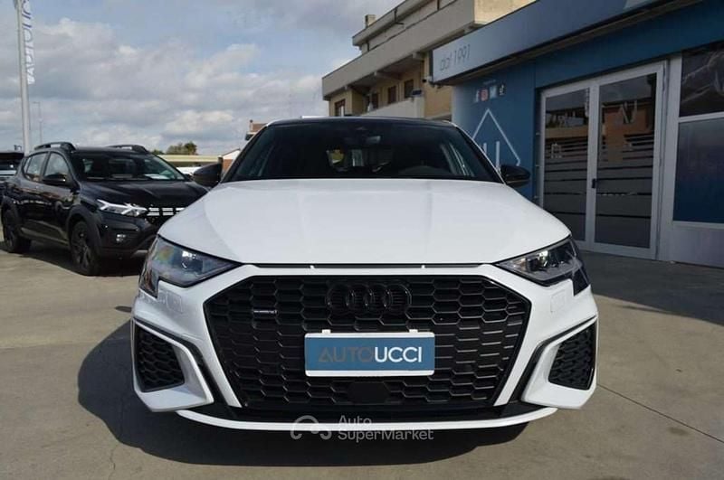 Usata Audi A3 S-Line 200 CV (147 kW) 2022 Bianco glacier Berlina