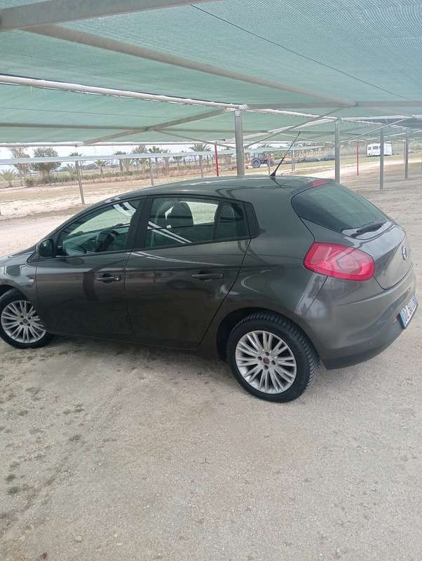 Usata 2010 Fiat Bravo Dynamic Due volumi | 2300 € (Buon prezzo) - Immagine 1/4