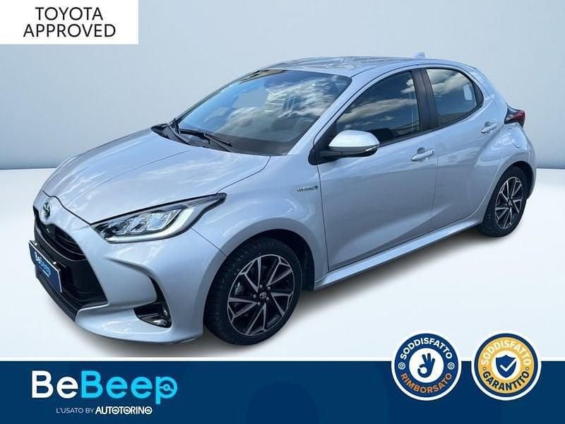 Argento metallizzato Usata 2021 Toyota Yaris Hybrid Trend Tre volumi | 16.900 € (Buon prezzo) - Immagine 1/3