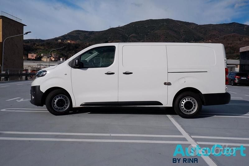 Usata Toyota Proace 122 CV (89 kW) 2020 Bianco Monovolume