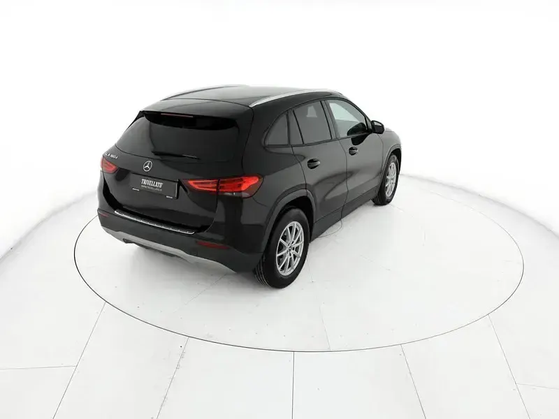 Usata Mercedes GLA180 Executive 116 CV (85 kW) 2022 Nero SUV