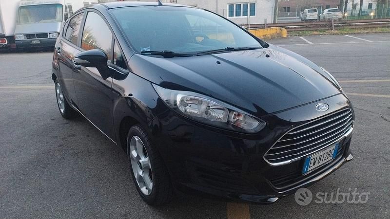 Usata Ford Fiesta 60 CV (44 kW) 2014 Blu Utilitaria