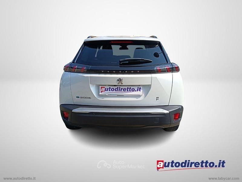 Usata Peugeot e-2008 Allure 100 kW (136 CV) 2022 Bianco SUV