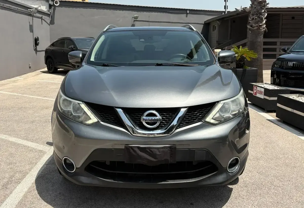 Usata Nissan Qashqai Tekna 110 CV (80 kW) 2017 Grigio SUV