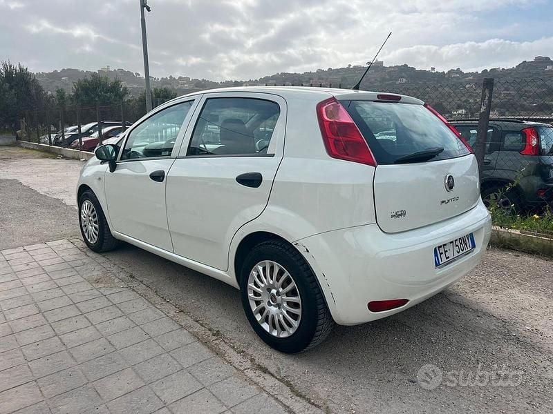 Brugt Fiat Punto Lounge 69 HK (50 kW) 2016 Hvid Sedan