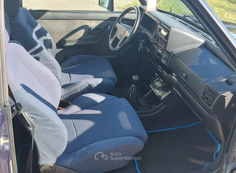 Usata VW Golf Cabriolet Classicline 110 CV (80 kW) 1991 Blu Cabrio