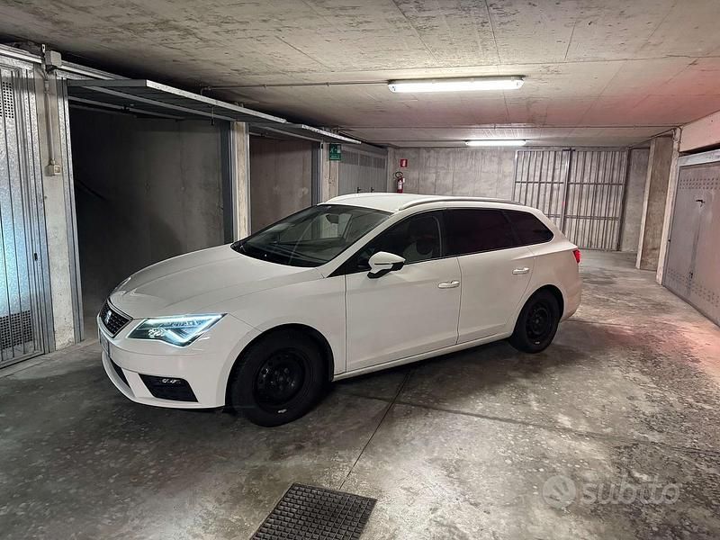 Usata Seat Leon ST Business 116 CV (85 kW) 2019 Bianco Station wagon