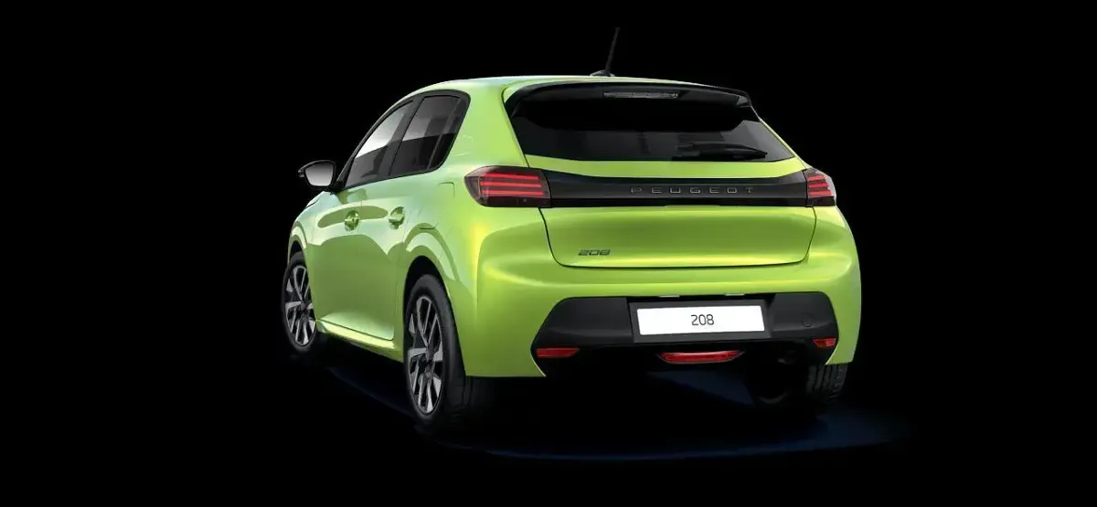 Usata Peugeot 208 Allure 101 CV (74 kW) 2023 Verde / metallizzato Utilitaria