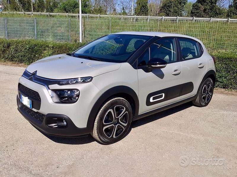 Grigio Usata 2024 Citroën C3 Due volumi | 17.490 € (Cara) - Immagine 1/4