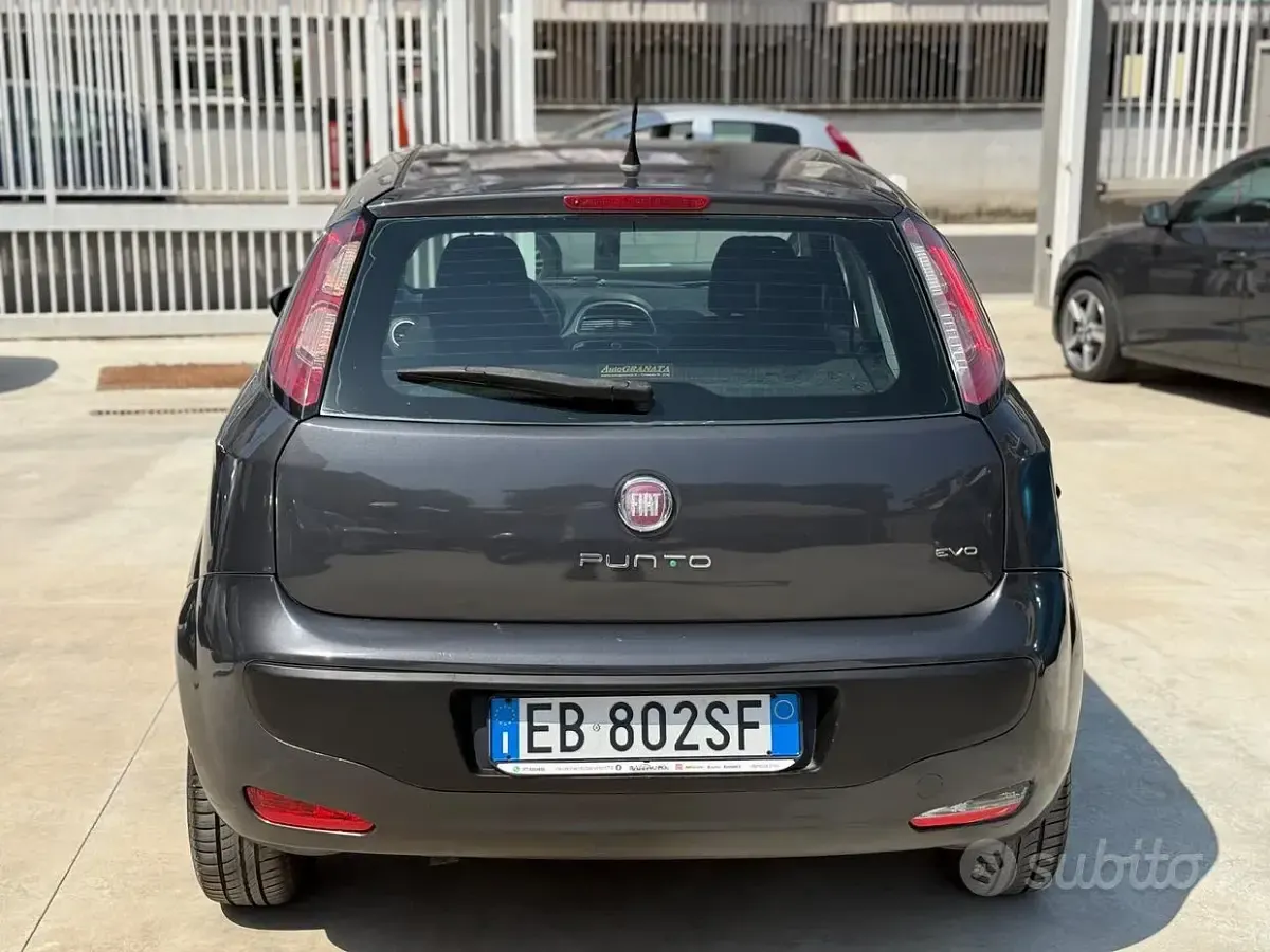 Usata Fiat Punto Evo Dynamic 69 CV (50 kW) 2011 Grigio Utilitaria