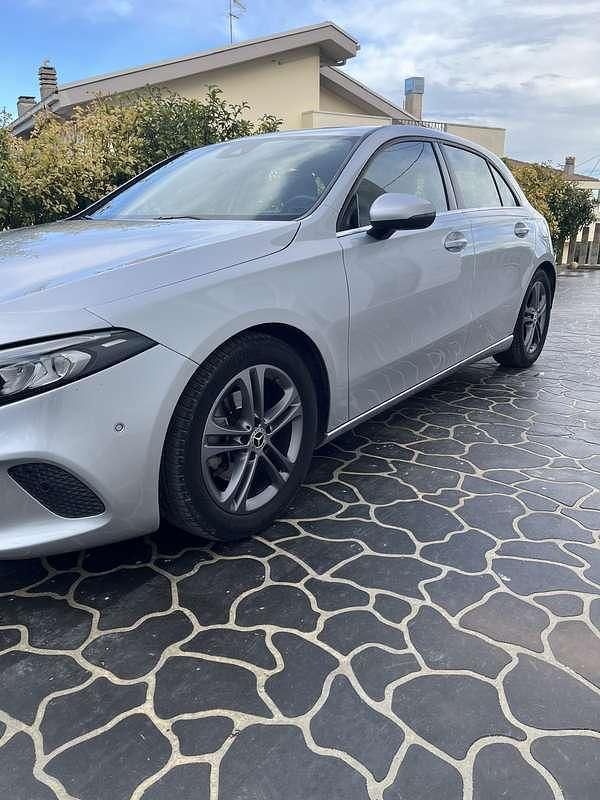 Usata Mercedes A180 Business 116 CV (85 kW) 2019 Berlina