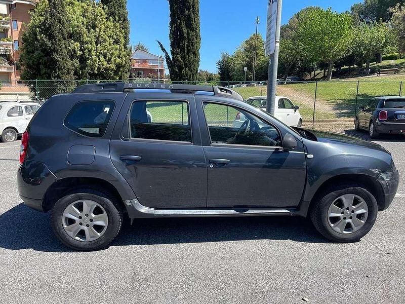 Usata Dacia Duster Lauréate 109 CV (80 kW) 2015 Grigio SUV