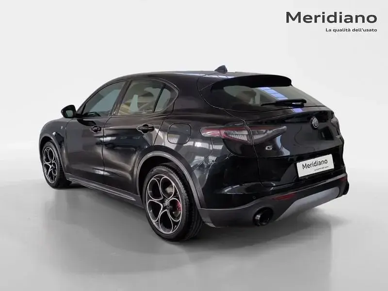 Käytetty Alfa Romeo Stelvio Veloce 210 HP (154 kW) 2023 Katumaasturi