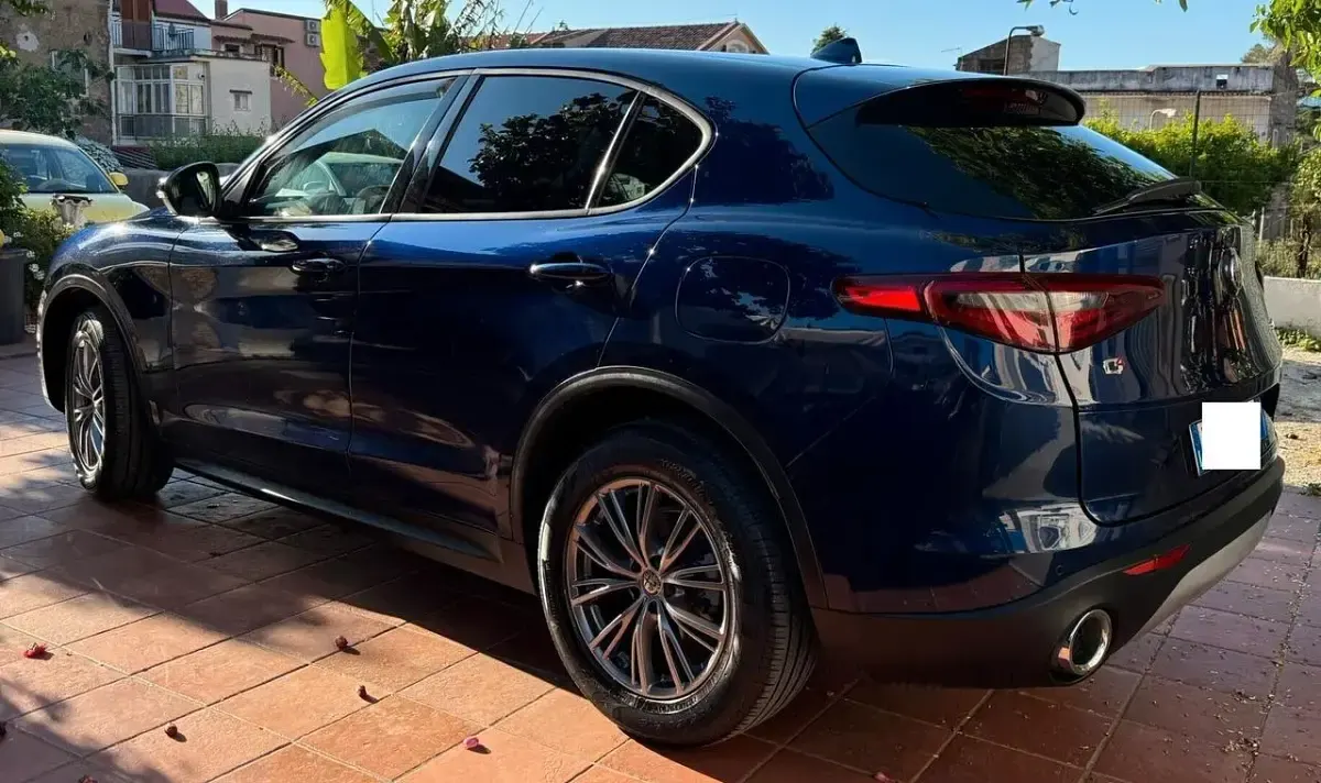 Usata Alfa Romeo Stelvio Business 179 CV (131 kW) 2018 Blu SUV