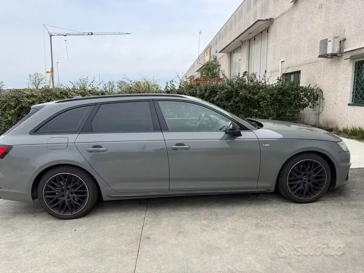 Usata Audi A4 190 CV (139 kW) 2018 Grigio Station wagon